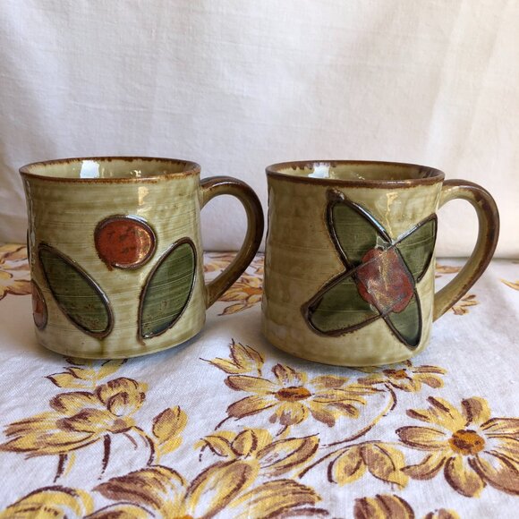 Pair of Vintage Stoneware Coffee Cup Mugs - Picture 3 of 6